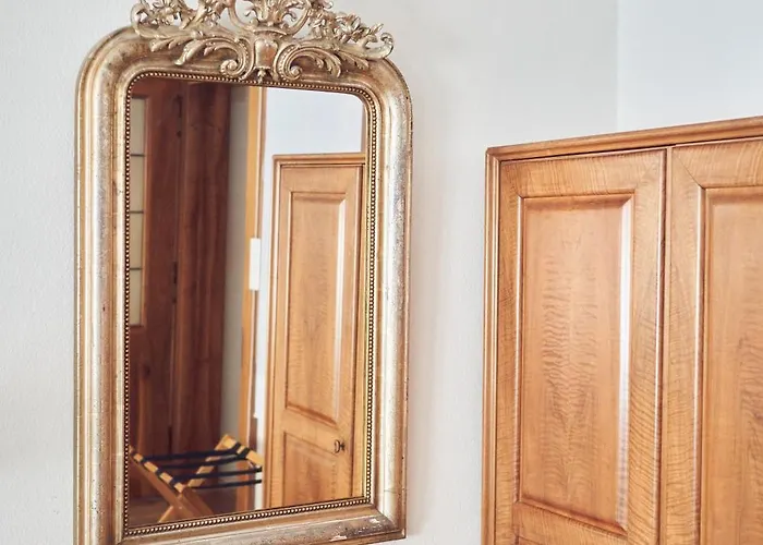 Chez Muna & Lucien Тун